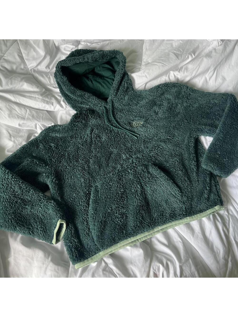 green fuzzy nike hoodie Size: M